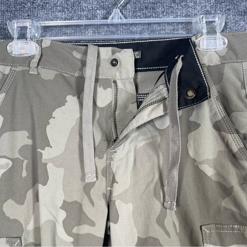 Prana Women’s 6 Tan Green Camo Joggers Capris Active Camping Comfort Pants - Picture 5 of 11
